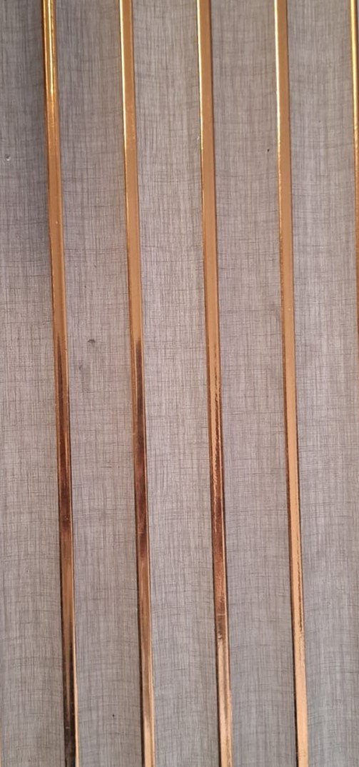WPC LUXURI BEIGE FRANJA DORADA